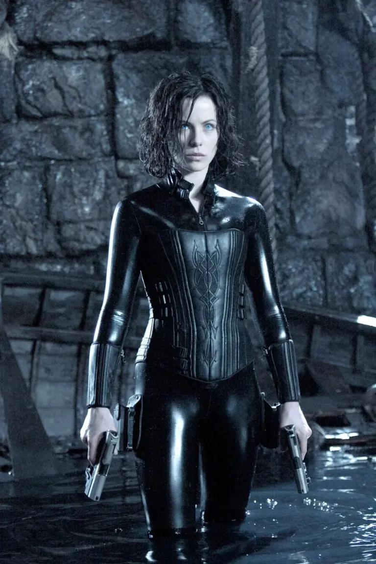 Dark gothic battle between vampires and lycans in a night city
